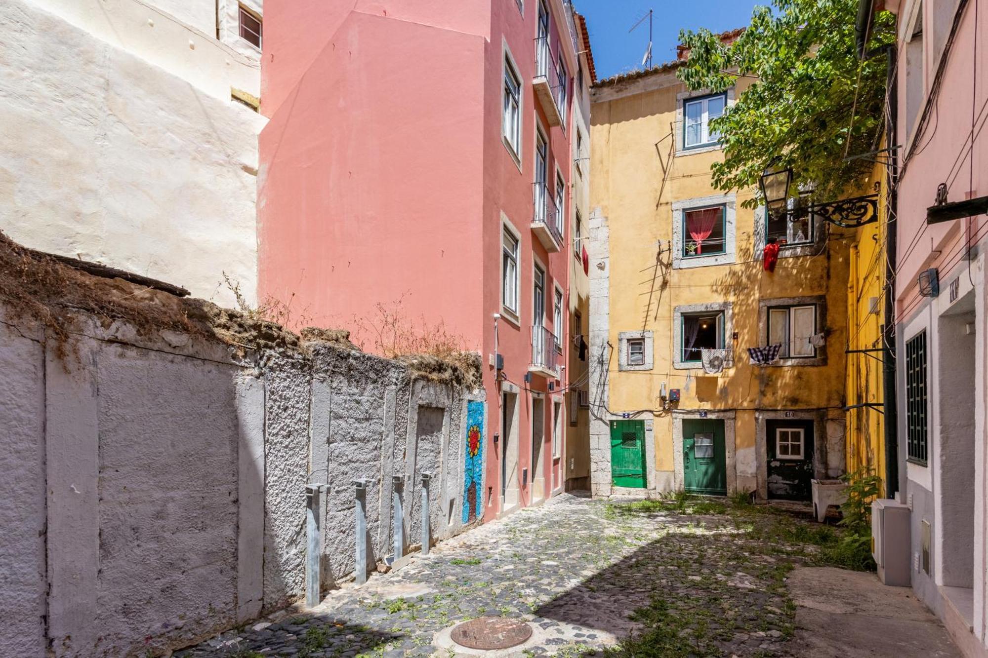 Gralhas Suites Lisbona Esterno foto