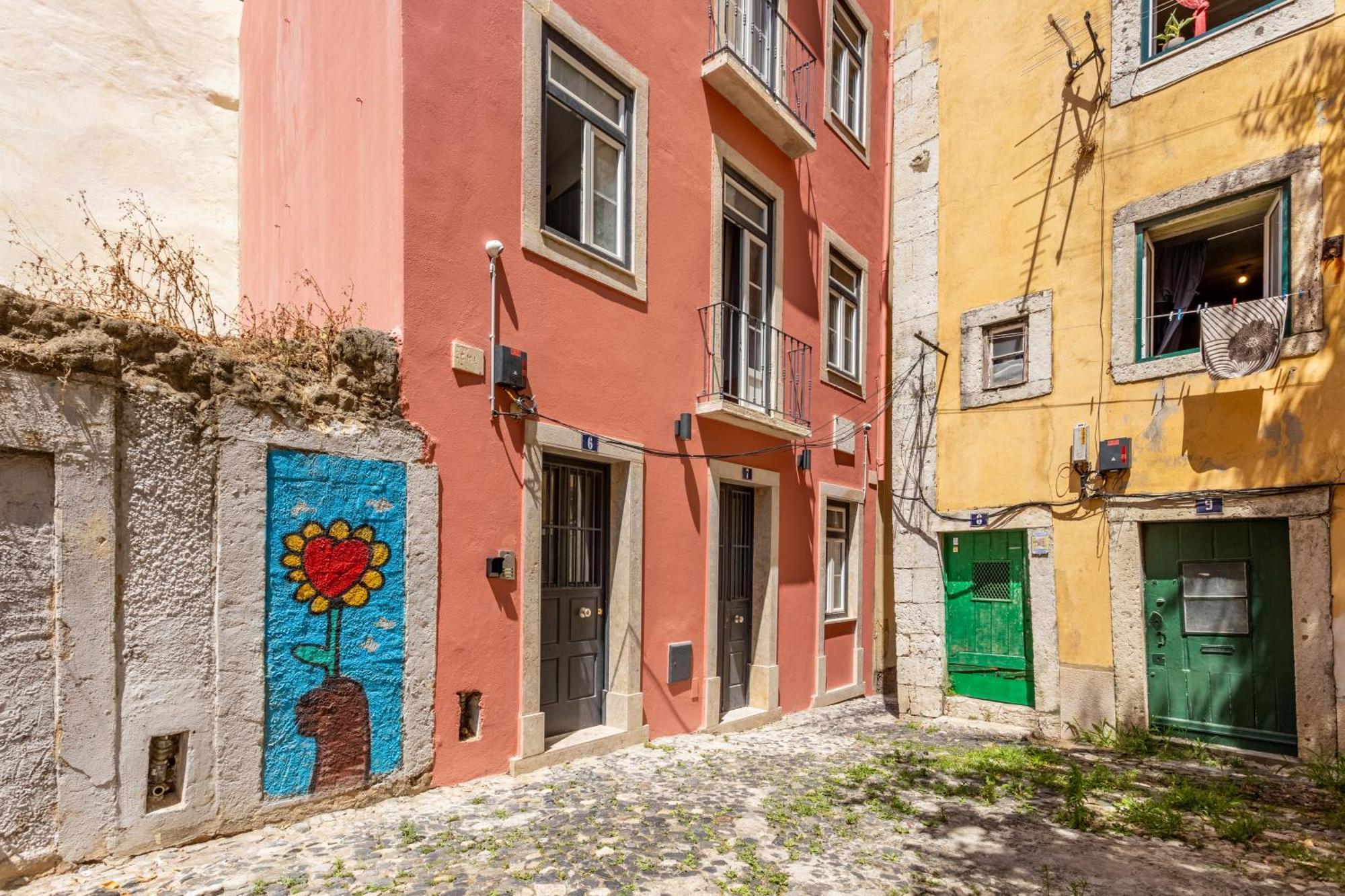Gralhas Suites Lisbona Esterno foto