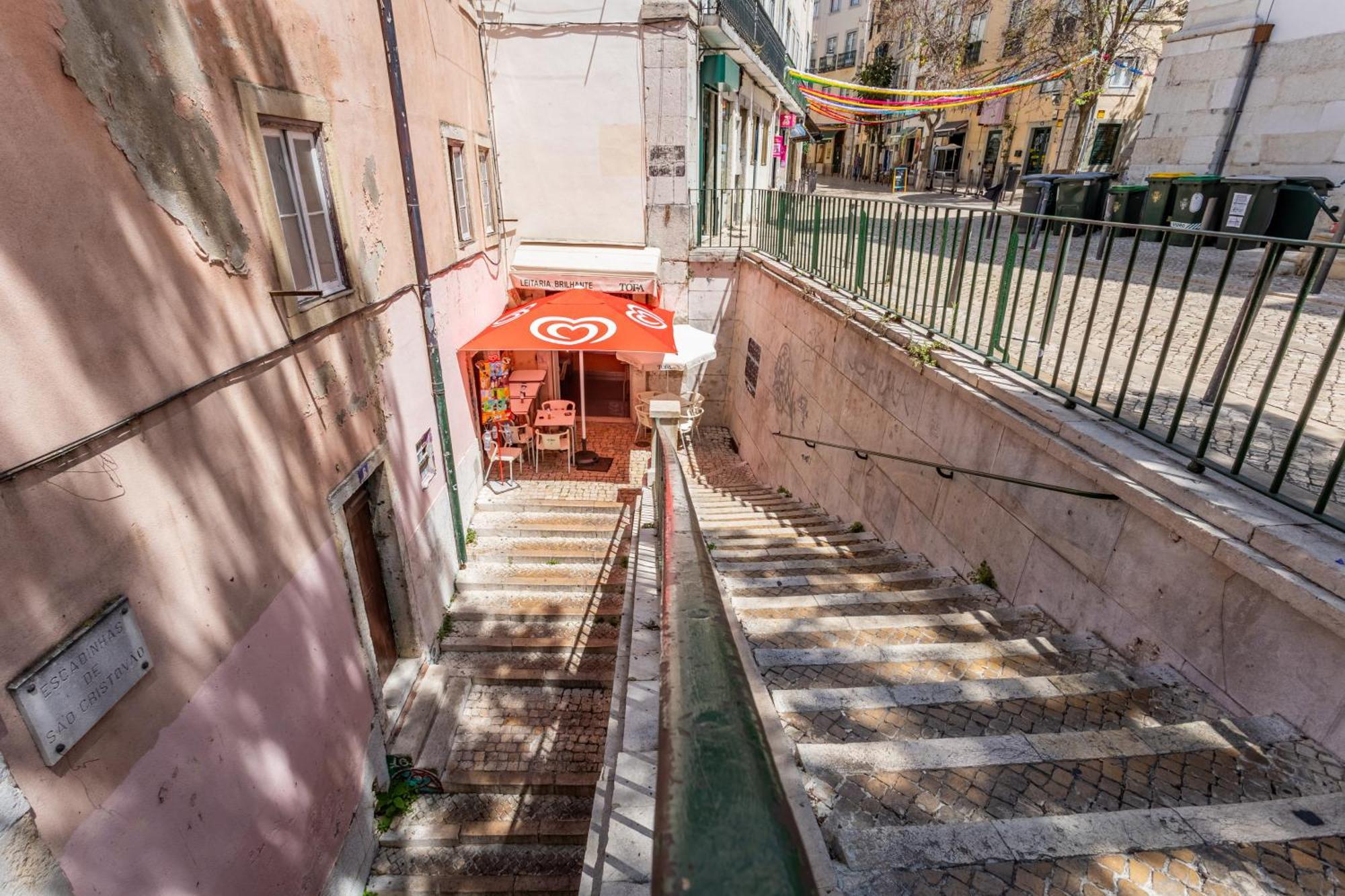 Gralhas Suites Lisbona Esterno foto